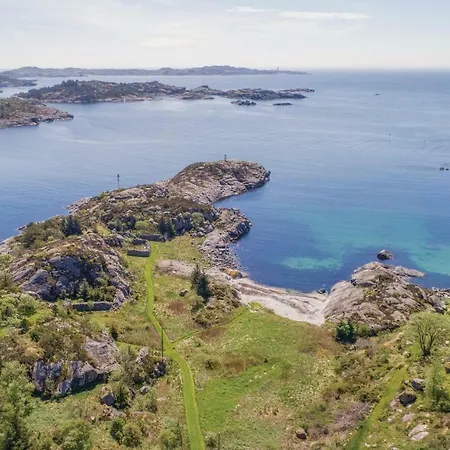 Four-bedroom Holiday In Hellvik (Rogaland)