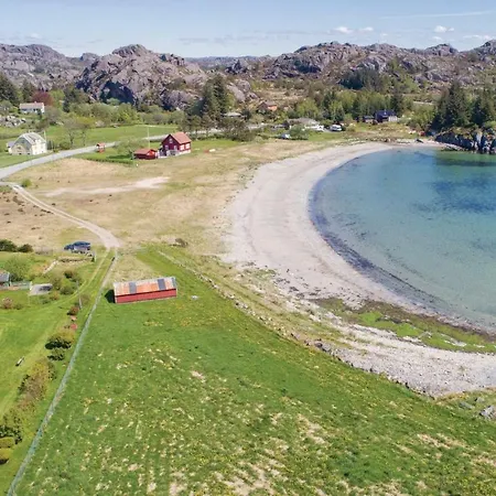 Four-bedroom Holiday In Hellvik (Rogaland)